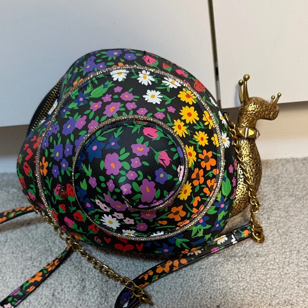 Betsey Johnson Kitsch floral Snailed It snail Crossbody Bag - Picture 3 of 16